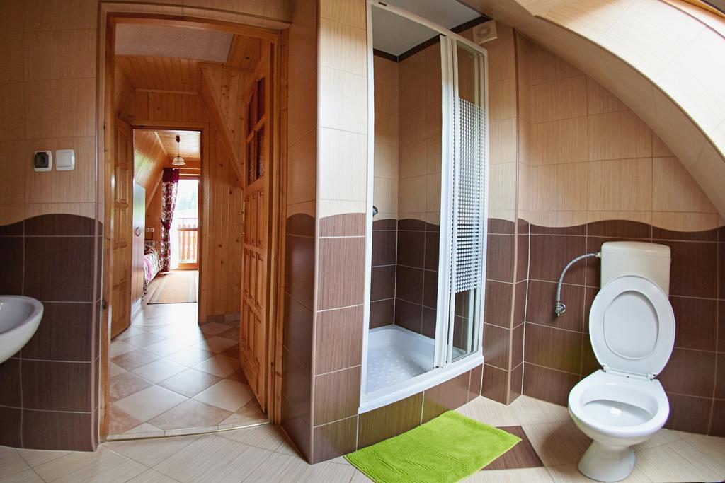 Family Room Bathroom,343128613:JPEG